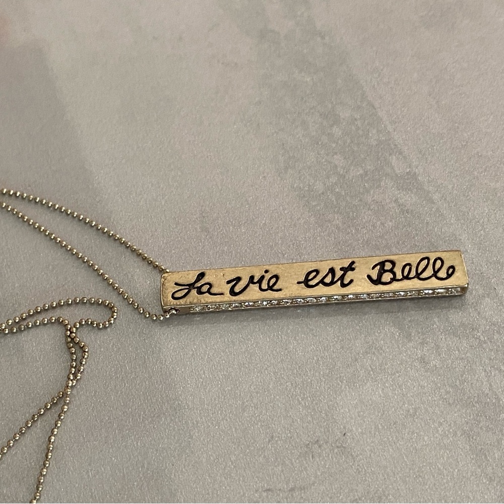 Goldtone Bar Necklace w. Inspirational, “La vie est belle” and Crystal Detailing